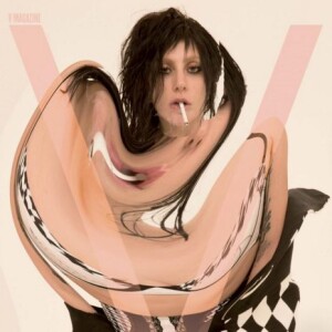 Lady Gaga, rédactrice en chef invitée de "V Magazine" pour un hommage à Alexander McQueen - printemps 2016. La chanteuse a choisi 16 couvertures différentes sur lesquelles ont retrouvent le regretté créateur britannique, ses muses Isabella Blow et Daphne Guinness, ainsi que Karl Lagerfeld, Hedi Slimane ou encore le mannequin Cierra Skye.