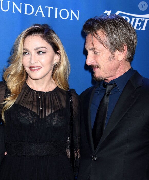 Sean Penn et Madonna - Gala de la fondation de l'acteur pour Haïti, J/P Haitian Relief Organization, à Los Angeles le 9 janvier 2016.
