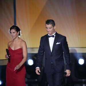 Carli Lloyd et Cristiano Ronaldo lors du Ballon d'or 2015 à Zurich le 11 janvier 2016.