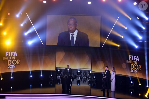 Issa Hayatou lors du Ballon d'or 2015 à Zurich le 11 janvier 2016.