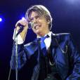  David Bowie en concert à Londres en 2002.  