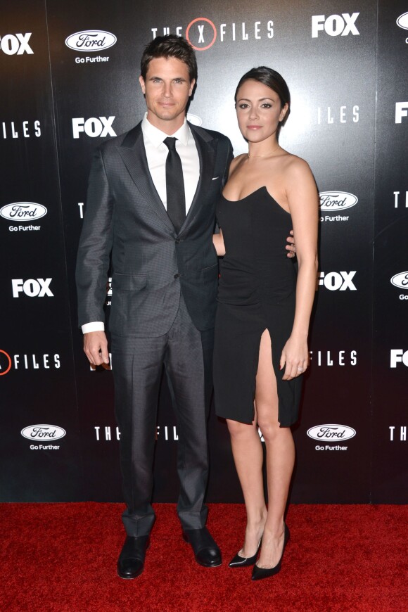 Robbie Amell et Italia Ricci - Présentation de la nouvelle saison de X-Files, à Los Angeles le 12 janvier 2016