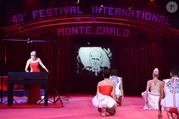 Hommage au Prince Rainier III de Monaco lors du show 'Kelly Huesca' - 40e Festival International du Cirque de Monte-Carlo au chapiteau de Fontvieille à Monaco, le 14 janvier 2016. © Charly Gallo/Pool Monaco/Bestimage