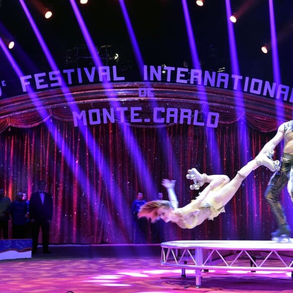 Duo Pilar - 40ème Festival International du Cirque de Monte-Carlo au chapiteau de Fontvieille à Monaco, le 14 janvier 2016. © Gaetan Luci/Pool Monaco/Bestimage  Gala evening of the 40th Monte-Carlo International Circus Festival, in Monaco, January 14, 2016.14/01/2016 - Monte-Carlo