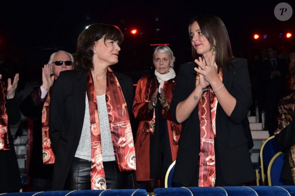 La princesse Stéphanie de Monaco, présidente du Festival, et sa fille Pauline Ducruet lors de la soirée inaugurale du 40e Festival International du Cirque de Monte-Carlo au chapiteau de Fontvieille à Monaco, le 14 janvier 2016. © Gaetan Luci/Pool Monaco/Bestimage