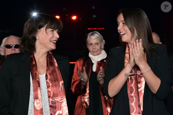 La princesse Stéphanie de Monaco, présidente du Festival, et sa fille Pauline Ducruet lors de la soirée inaugurale du 40e Festival International du Cirque de Monte-Carlo au chapiteau de Fontvieille à Monaco, le 14 janvier 2016. © Gaetan Luci/Pool Monaco/Bestimage