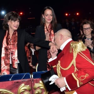 La princesse Stéphanie de Monaco et Pauline Ducruet avec Petit Gougou lors de la soirée inaugurale du 40e Festival International du Cirque de Monte-Carlo au chapiteau de Fontvieille à Monaco, le 14 janvier 2016. © Gaetan Luci/Pool Monaco/Bestimage