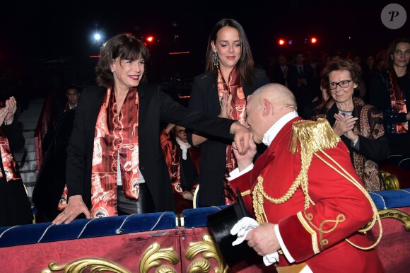 La princesse Stéphanie de Monaco et Pauline Ducruet avec Petit Gougou lors de la soirée inaugurale du 40e Festival International du Cirque de Monte-Carlo au chapiteau de Fontvieille à Monaco, le 14 janvier 2016. © Gaetan Luci/Pool Monaco/Bestimage
