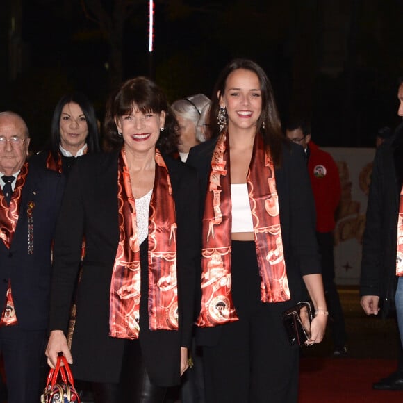 La princesse Stéphanie de Monaco et Pauline Ducruet lors de la représentation inaugurale du 40e Festival International du Cirque de Monte-Carlo au chapiteau de Fontvieille à Monaco, le 14 janvier 2016. © Charly Gallo/Pool Monaco/Bestimage