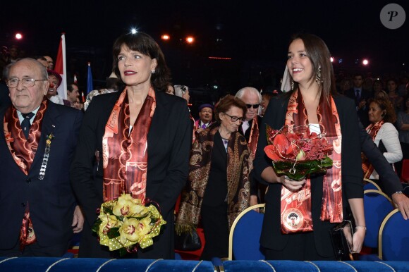 La princesse Stéphanie de Monaco et Pauline Ducruet lors de la représentation inaugurale du 40e Festival International du Cirque de Monte-Carlo au chapiteau de Fontvieille à Monaco, le 14 janvier 2016. © Charly Gallo/Pool Monaco/Bestimage