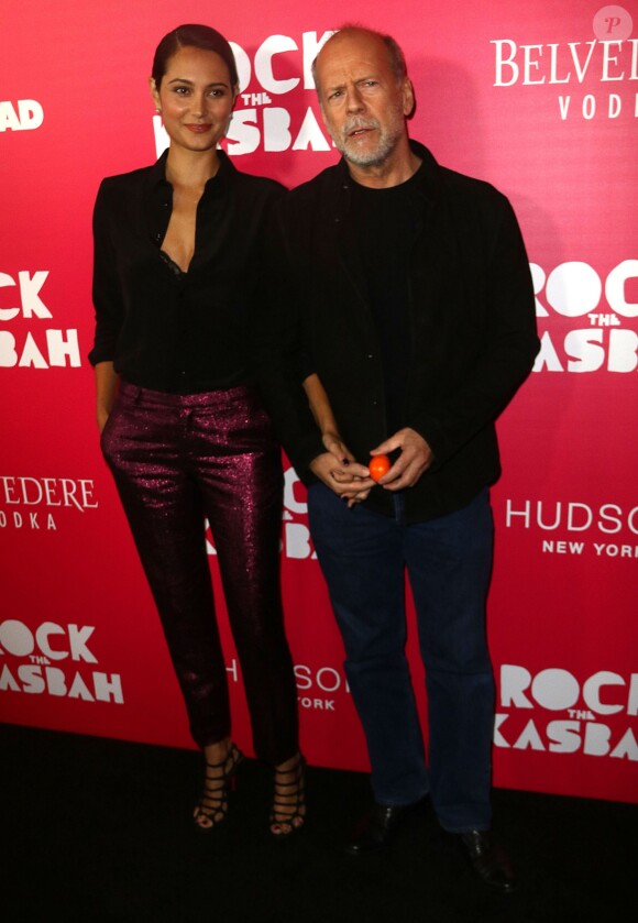 Bruce Willis et sa femme Emma Hemming à la première de 'Rock The Kasbah' à New York, le 19 octobre 2015