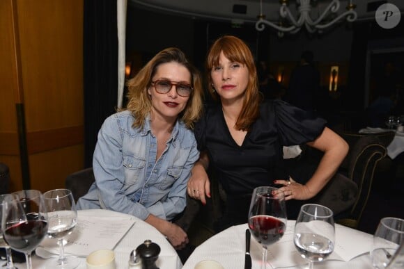 Virginie de Clausade et Cécile Togni lors de la soirée AClub au restaurant L'Avenue, Paris, le 14 janvier 2016.