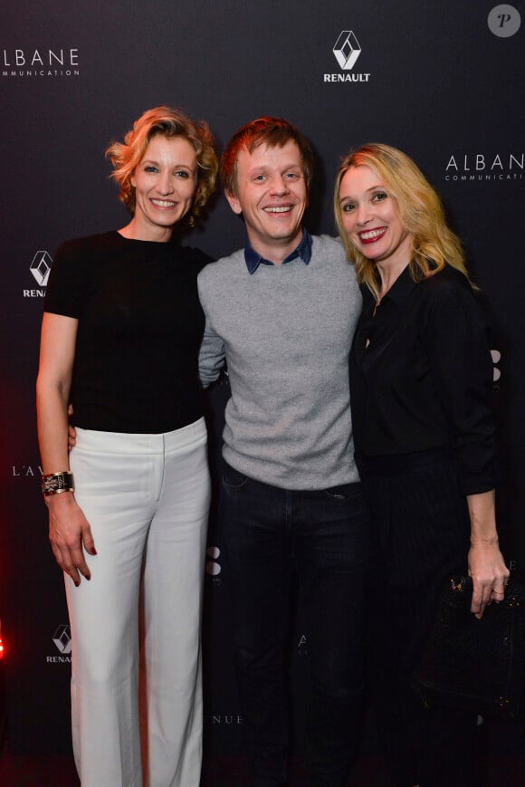 Alexandra Lamy, Alex Lutz et Anne Marivin lors de la soirée AClub au restaurant L'Avenue, Paris, le 14 janvier 2016.