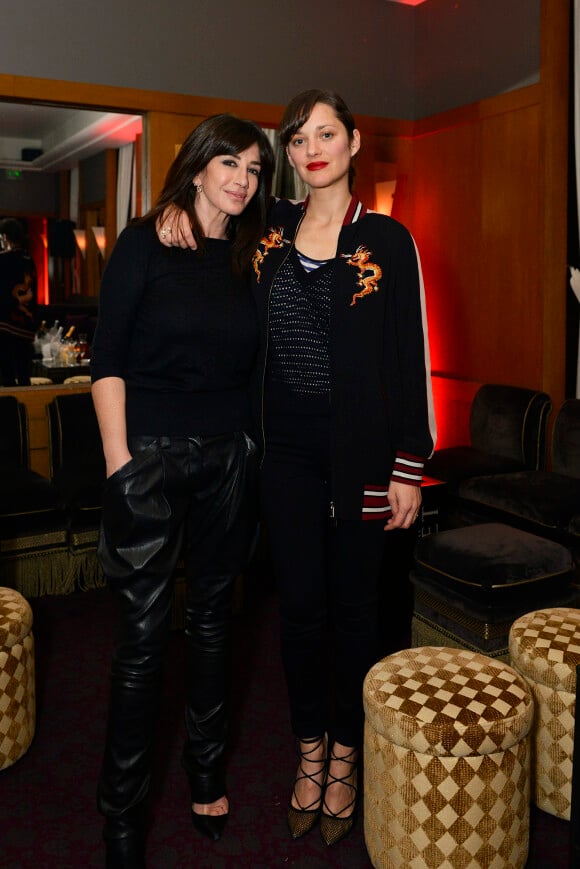 Marion Cotillard et Albane lors de la soirée AClub au restaurant L'Avenue, Paris, le 14 janvier 2016.