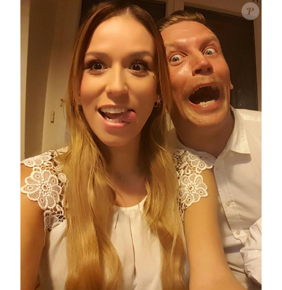 Benjamin Machet (Les Anges de la télé-réalité) : Selfie déjanté avec Sarah, l'amour de sa vie