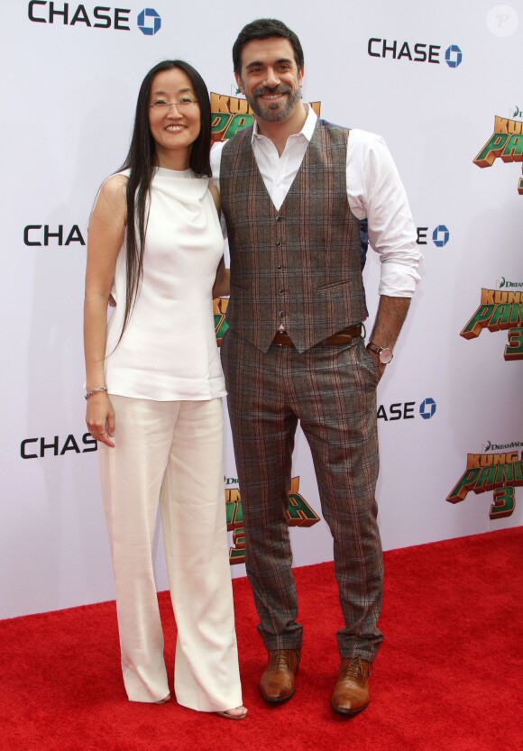 Jennifer Yuh Nelson et Alessandro Carloni - Célébrités à la première de Kung Fu Panda 3 au théâtre "TCL Chinese" de Hollywood le 16 janvier 2016.