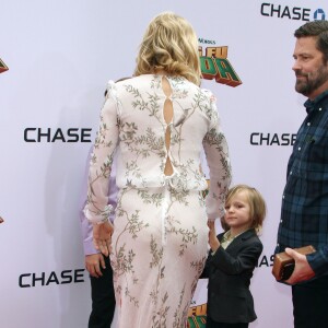 Kate Hudson et ses enfants Ryder Robinson et Bingham Bellamy - Célébrités lors la première de Kung Fu Panda 3 au théâtre "TCL Chinese" de Hollywood le 16 janvier 2016.