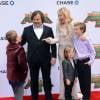 Jack Black et son fils Samuel, Kate Hudson et ses enfants Ryder Robinson et Bingham Bellamy - Célébrités lors la première de Kung Fu Panda 3 au théâtre "TCL Chinese" de Hollywood le 16 janvier 2016.