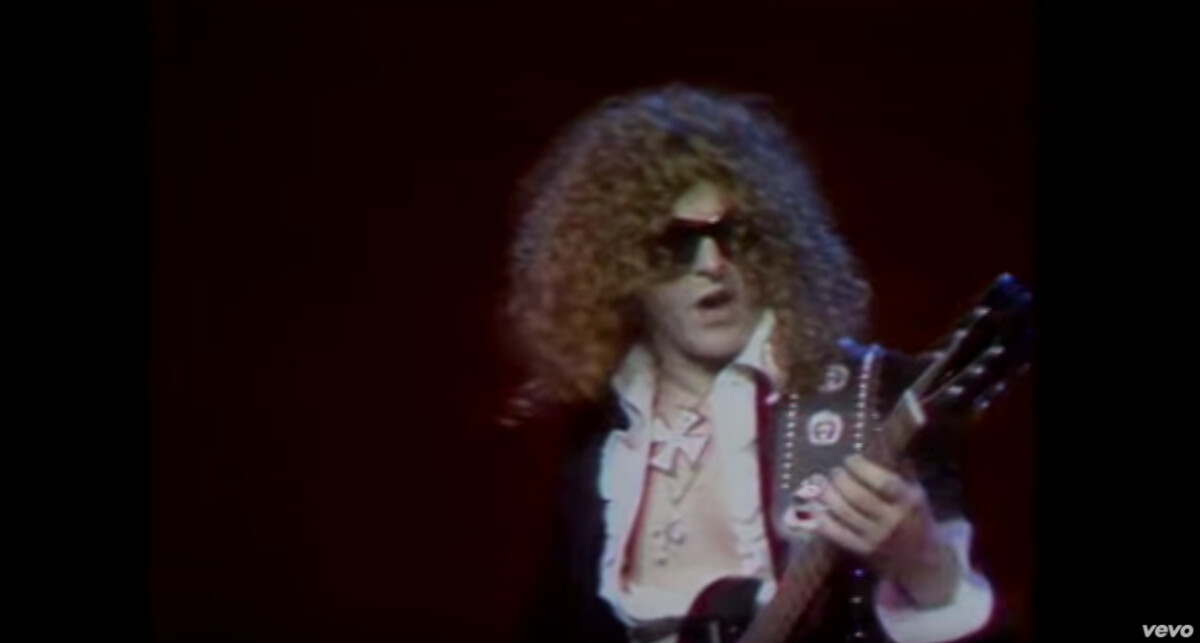 Vidéo : Mott The Hoople - All The Way From Memphis en live - Purepeople