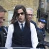 Tom Cohen quitte le bureau du coroner à Gravesend, où les résultats de l'enquête ont confirmé la mort par overdose d'héroïne de sa femme Peaches Geldof. Le 23 juillet 2014.