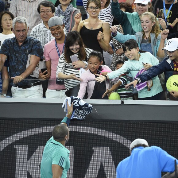 Jo-Wilfried Tsonga lors de sa victoire sur Pierre-Hugues Herbert à l'Open d'Australie, le 22 janvier 2016 au Melbourne Park de Melbourne