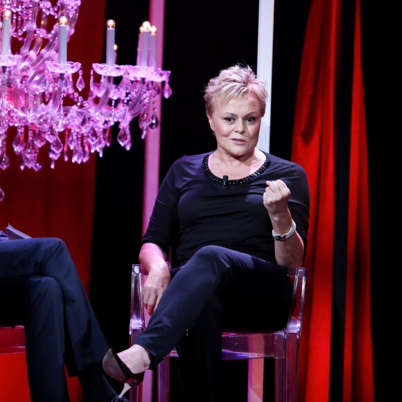 Exclusif - Pierre Palmade et Muriel Robin - Spectacle "Elles se croient toutes Joly" en hommage à Sylvie Joly, mis en scène par Pierre Palmade, au théâtre de Paris dans le 9ème arrondissement à Paris, le 26 octobre 2015, qui sera diffusé le 15 janvier 2016 sur France 3. Les comédiennes et humoristes Anémone, Anne-Elisabeth Blateau, Carole Bouquet, Catherine Hiegel, Valérie Karsenti, Michèle Laroque, Valérie Lemercier, Valérie Mairesse, Claire Nadeau, Muriel Robin, Mathilde Vitry et le comédien Alex Lutz ont interprété les sketches les plus célèbres de Sylvie Joly au cours d'une soirée de gala au profit de l'association "France Parkinson". © Dominique Jacovides - Romuald Meigneux / Bestimage