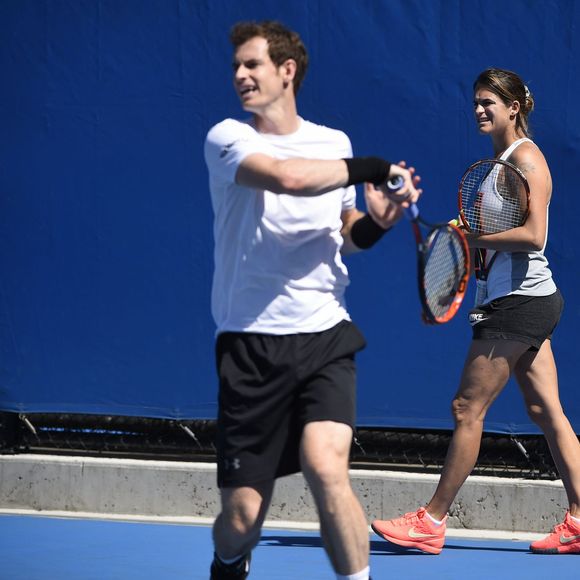 Andy Murray avec sa coach Amélie Mauresmo en plein entraînement à l'Open de Melbourne en Australie le 16 janvier 2016