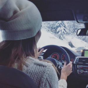Laury Thilleman en route pour les sports d'hiver. Janvier 2016.