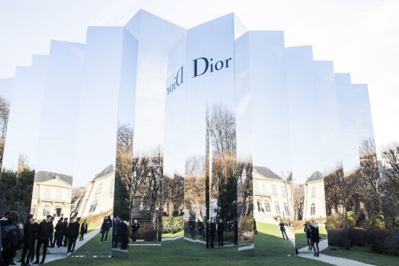 L'écrin de miroir construit dans le jardin du musée Rodin pour accueillir le défilé Dior - Haute Couture printemps-été 2016, à Paris le 25 janvier 2016. ©Olivier Borde/Bestimage