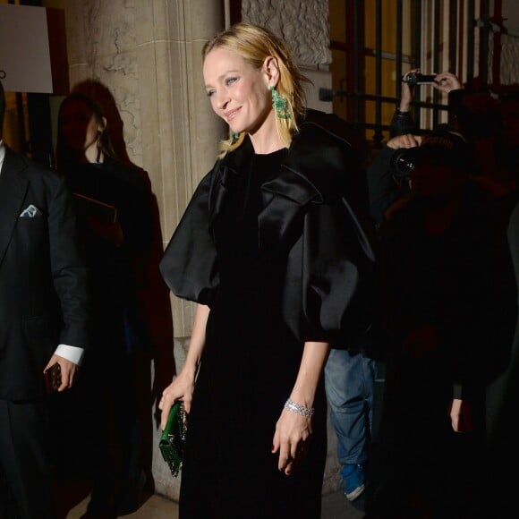 Uma Thurman - Défilé Ralph & Russo (collection Haute Couture printemps-été 2016) au Pavillon Cambon. Paris, le 25 janvier 2016.