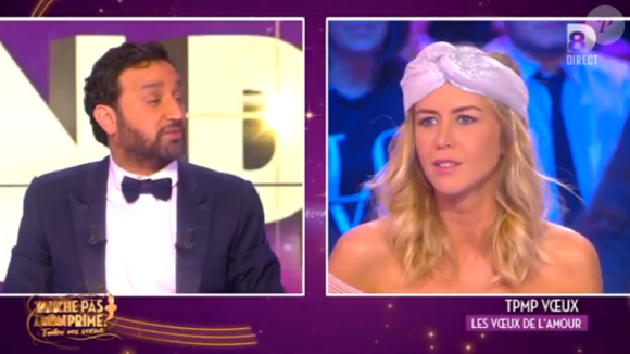 Enora Malagré en larmes lorsqu'elle retrouve Jenny, une ancienne copine, dans Touche pas à mon prime sur D8, le 28/01/16