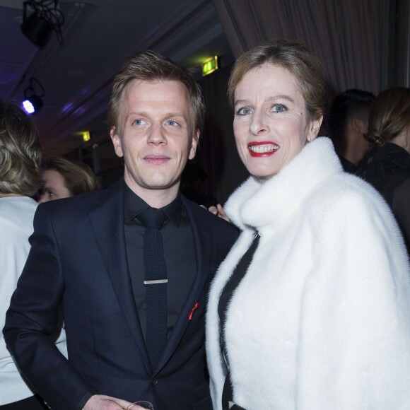 Alex Lutz et Karin Viard - Dîner de la mode 2016 pour le Sidaction au pavillon d'Armenonville à Paris, le 28 janvier 2016. © Olivier Borde/Bestimage