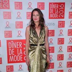 Camille Cottin - Dîner de la mode 2016 pour le Sidaction au pavillon d'Armenonville à Paris, le 28 janvier 2016.