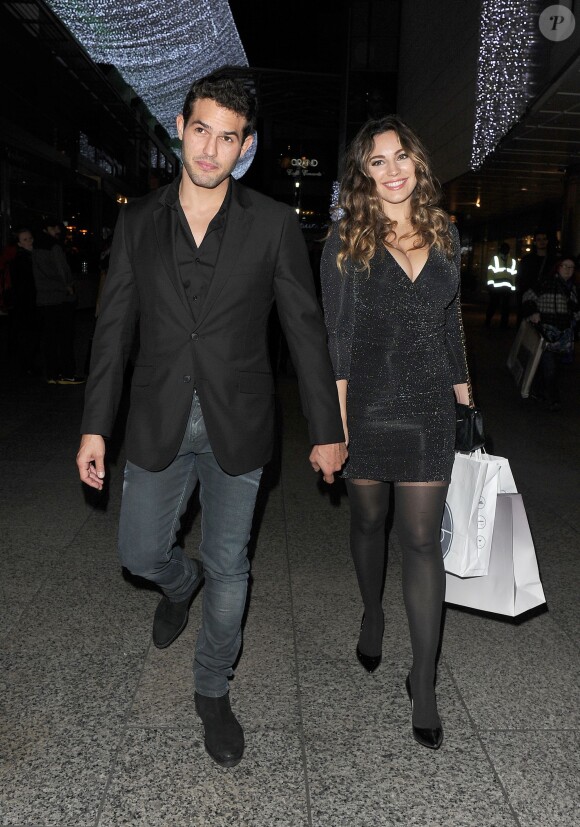 Kelly Brook et son petit ami Jeremy Parisi vont dîner au restaurant Ping Pong à Londres, le 11 novembre 2015.