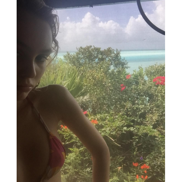 Lily-Rose Depp en vacances (photo postée le 24 décembre 2015)