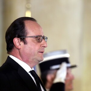 François Hollande au dîner d'état donné en l'honneur du président cubain Raul Castro au palais de l'Elysée à Paris, le 1er février 2016. ©Dominique Jacovides/Bestimage