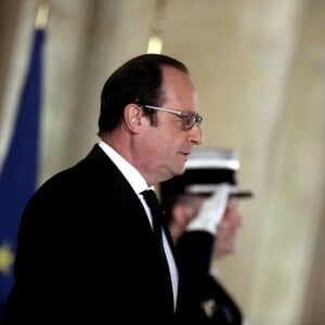 François Hollande au dîner d'état donné en l'honneur du président cubain Raul Castro au palais de l'Elysée à Paris, le 1er février 2016. ©Dominique Jacovides/Bestimage