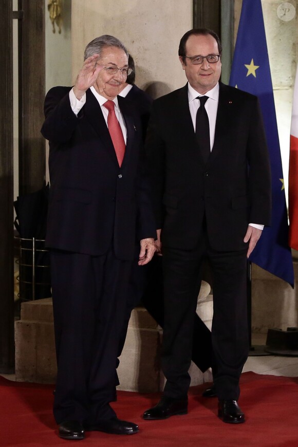 François Hollande et Raoul Castro au dîner d'état donné en l'honneur du président cubain Raul Castro au palais de l'Elysée à Paris, le 1er février 2016. ©Stéphane Lemouton/Bestimage