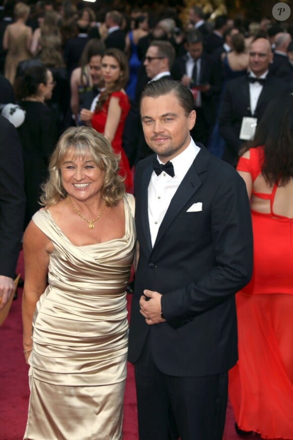 Leonardo DiCaprio et sa maman Irmelin à la cérémonie des Oscars à Los Angeles, le 2 mars 2014.