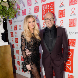 Pascal Obispo et sa femme Julie Hantson - Dîner de la mode 2016 pour le Sidaction au pavillon d'Armenonville à Paris, le 28 janvier 2016. ©Rachid Bellak/Bestimage