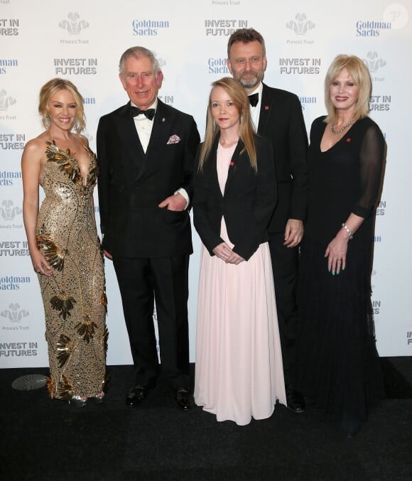 Kylie Minogue, le prince Charles, prince de Galles, Laura Tombs, Hugh Dennis, Joanna Lumley - Le prince Charles, prince de Galles assiste au dîner de gala "Prince's Trust Invest in Futures" à Londres le 4 février 2016.  Kylie Minogue and Prince Charles, Prince of Wales attend a pre-dinner reception for the Prince's Trust Invest in Futures Gala Dinner at The Old Billingsgate on February 4, 2016 in London, England. The dinner saw the financial community come together to raise vital funds for the youth charity which helps disadvantaged children turn their lives around04/02/2016 - Londres