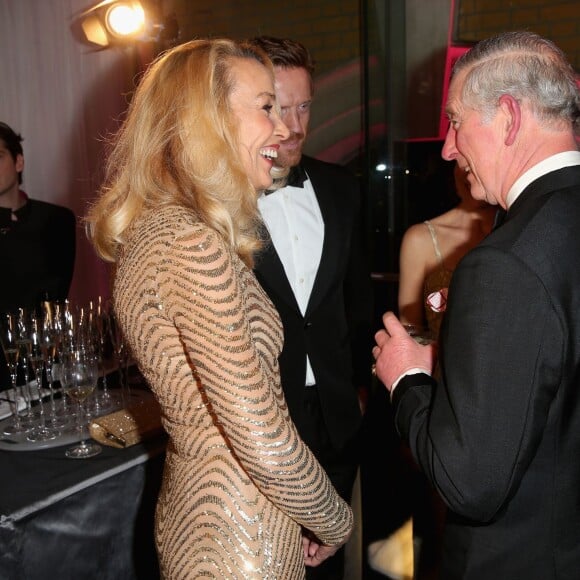 Jerry Hall, le prince Charles, prince de Galles, Damien Lewis - Le prince Charles, prince de Galles assiste au dîner de gala "Prince's Trust Invest in Futures" à Londres le 4 février 2016.  Kylie Minogue and Prince Charles, Prince of Wales attend a pre-dinner reception for the Prince's Trust Invest in Futures Gala Dinner at The Old Billingsgate on February 4, 2016 in London, England. The dinner saw the financial community come together to raise vital funds for the youth charity which helps disadvantaged children turn their lives around04/02/2016 - Londres