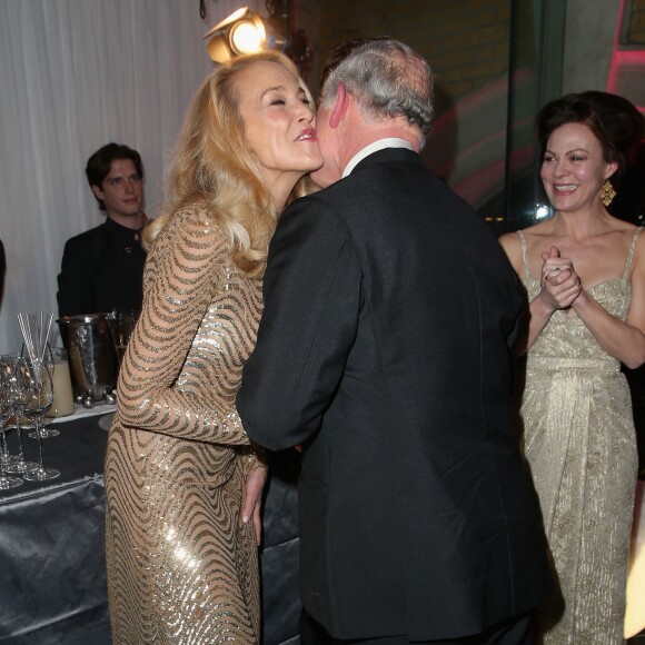 Jerry Hall, le prince Charles, prince de Galles - Le prince Charles, prince de Galles assiste au dîner de gala "Prince's Trust Invest in Futures" à Londres le 4 février 2016.  Kylie Minogue and Prince Charles, Prince of Wales attend a pre-dinner reception for the Prince's Trust Invest in Futures Gala Dinner at The Old Billingsgate on February 4, 2016 in London, England. The dinner saw the financial community come together to raise vital funds for the youth charity which helps disadvantaged children turn their lives around04/02/2016 - Londres