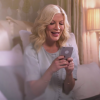 Tori Spelling est la nouvelle ambassadrice d'une hotline de voyance qui donne des conseils côté coeur, carrière et finances. Image extraite d'une vidéo publiée sur Youtube, le 31 janvier 2016.