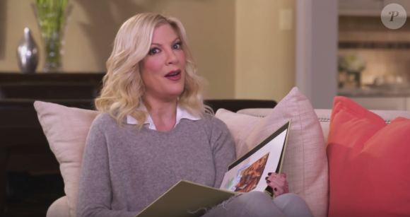 Tori Spelling est la nouvelle ambassadrice d'une hotline de voyance qui donne des conseils côté coeur, carrière et finances. Image extraite d'une vidéo publiée sur Youtube, le 31 janvier 2016.