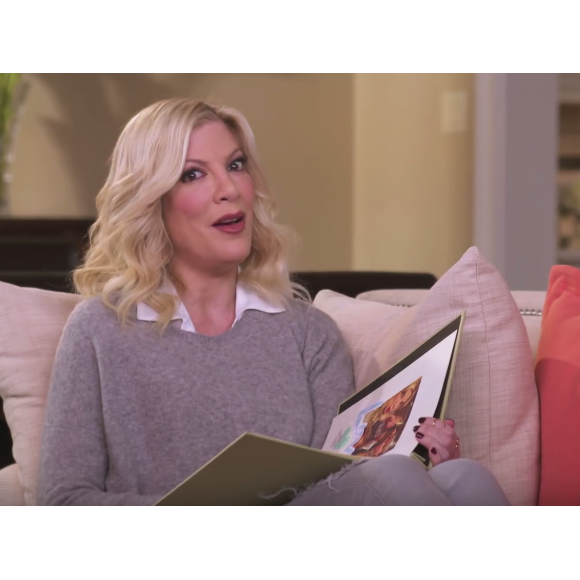 Tori Spelling est la nouvelle ambassadrice d'une hotline de voyance qui donne des conseils côté coeur, carrière et finances. Image extraite d'une vidéo publiée sur Youtube, le 31 janvier 2016.