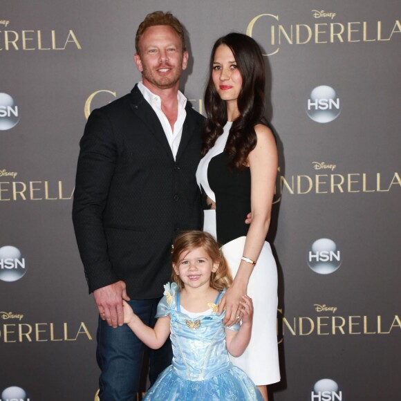 Ian Ziering, sa femme Erin et leur fille Mia - Avant-première du film "Cinderella" (Cendrillon) à Hollywood, le 1er mars 2015.