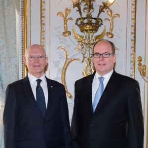 Le prince Albert II de Monaco et son nouveau ministre d'Etat, Serge Telle, le 1er février 2016 au palais lors de la prestation de serment et la remise de la feuille de route politique. © Eric Mathon / Palais princier / BestImage