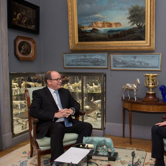 Le prince Albert II de Monaco en audience privée avec son nouveau ministre d'Etat, Serge Telle, le jour de sa prise de fonctions, le 1er février 2016 au palais princier. © Eric Mathon / Palais princier / BestImage