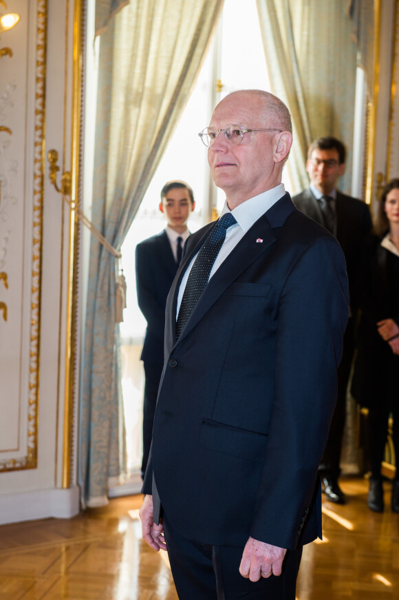 Serge Telle (en arrière-plan, son fils Alexis, 12 ans), nouveau ministre d'Etat de la principauté de Monaco, prête serment devant le prince Albert II le 1er février 2016 au palais. © Eric Mathon / Palais princier / BestImage